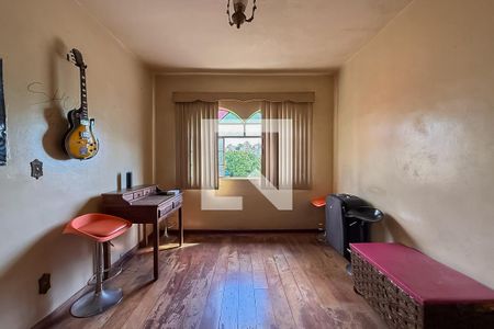 Casa à venda com 3 quartos, 382m² em Fernão Dias, Belo Horizonte