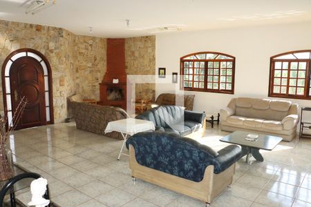 Casa para alugar com 4 quartos, 710m² em Água Espraiada, Cotia