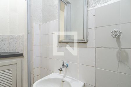 Banheiro de kitnet/studio para alugar com 1 quarto, 30m² em Santa Cecilia, São Paulo