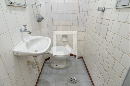 Banheiro de kitnet/studio para alugar com 1 quarto, 30m² em Santa Cecilia, São Paulo