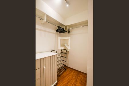 Closet de apartamento à venda com 1 quarto, 50m² em Jardim Monte Libano, Santo André