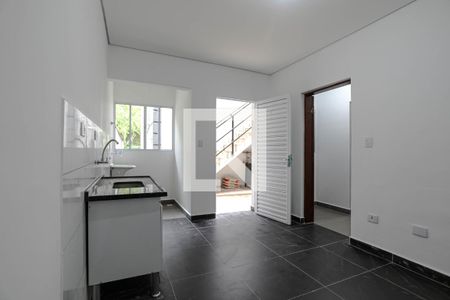 Cozinha de apartamento para alugar com 1 quarto, 36m² em Jardim Aracy, Mogi das Cruzes