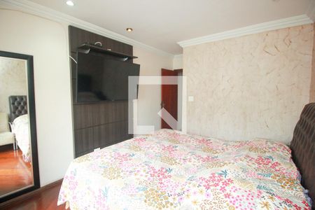 Suíte master de casa à venda com 4 quartos, 250m² em Vila Pires, Santo André