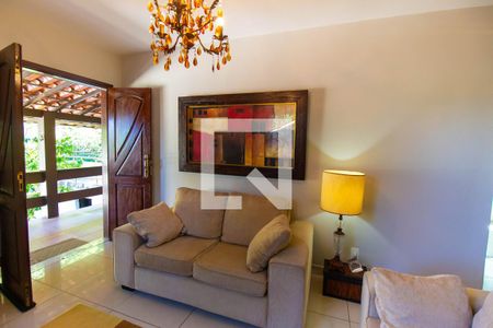 Casa à venda com 2 quartos, 750m² em Serra Grande, Niterói