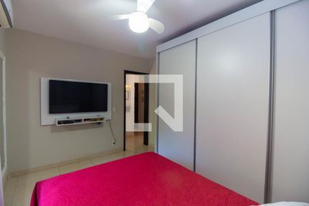 Casa à venda com 2 quartos, 750m² em Serra Grande, Niterói