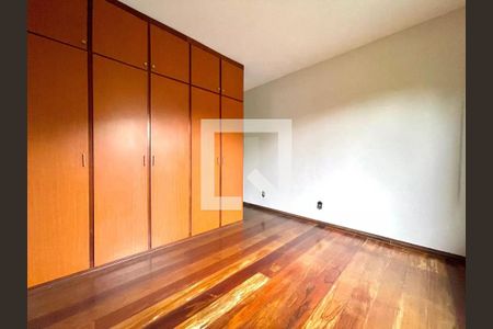 Casa para alugar com 4 quartos, 224m² em Ouro Preto, Belo Horizonte