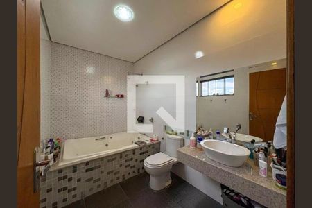 Casa à venda com 5 quartos, 215m² em Diamante, Belo Horizonte