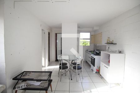 Sala de apartamento para alugar com 2 quartos, 40m² em Mário Quintana, Porto Alegre