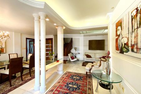 Hall de entrada de casa para alugar com 5 quartos, 560m² em Mangabeiras, Belo Horizonte