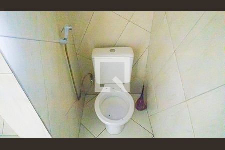 Lavabo de apartamento para alugar com 2 quartos, 55m² em Glória, Belo Horizonte
