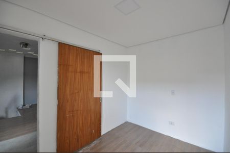 Quarto 2 de casa para alugar com 2 quartos, 65m² em Vila Nova Carolina, São Paulo