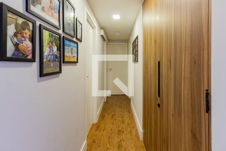 Corredor de apartamento à venda com 3 quartos, 98m² em Santo Amaro, São Paulo