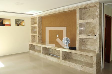 Casa para alugar com 4 quartos, 198m² em Água Espraiada, Cotia