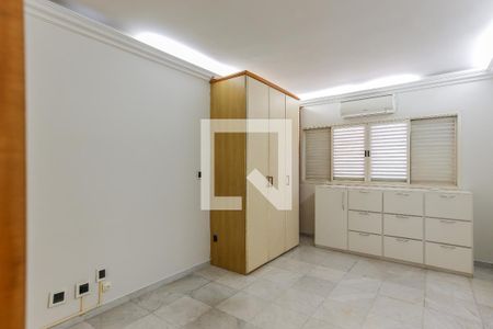 Suíte 1 de casa de condomínio para alugar com 4 quartos, 247m² em Vila Albano, São Paulo