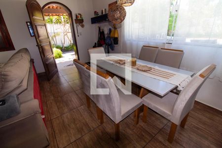 Casa à venda com 3 quartos, 265m² em Piratininga, Niterói