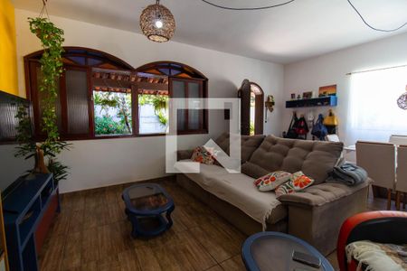 Casa à venda com 3 quartos, 265m² em Piratininga, Niterói