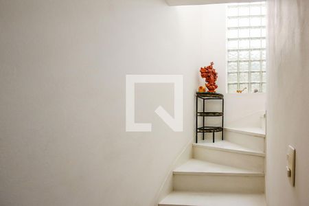 Escadas de casa à venda com 3 quartos, 190m² em Vila Butantã, São Paulo