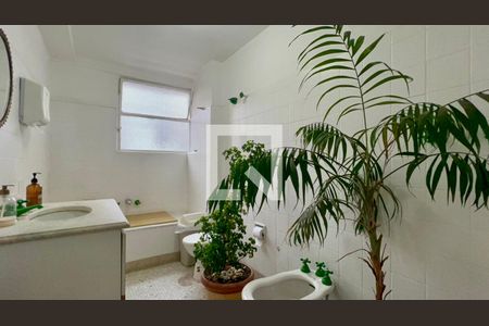 Banheiro de apartamento à venda com 3 quartos, 74m² em Pinheiros, São Paulo