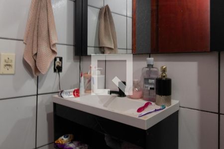 Banheiro do Quarto 1 de casa à venda com 5 quartos, 200m² em Restinga, Porto Alegre