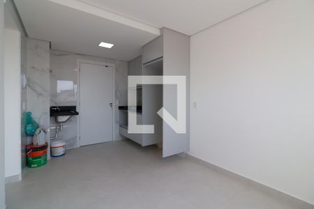Sala/Cozinha e Área de Serviço de apartamento para alugar com 2 quartos, 33m² em Vila Ré, São Paulo