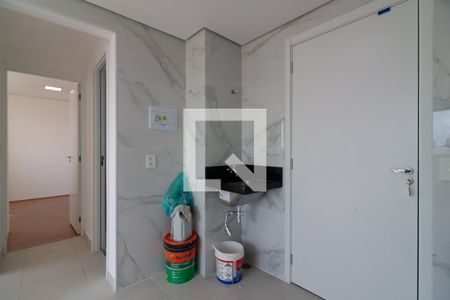 Sala/Cozinha e Área de Serviço de apartamento para alugar com 2 quartos, 33m² em Vila Ré, São Paulo