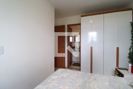 Quarto 1 - Suíte de apartamento para alugar com 2 quartos, 62m² em Santa Mônica, Uberlândia