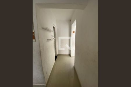 Corredor de casa para alugar com 2 quartos, 85m² em Jardim Consorcio, São Paulo