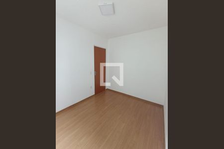 Quarto de apartamento para alugar com 2 quartos, 44m² em Santa Cruz, Rio de Janeiro