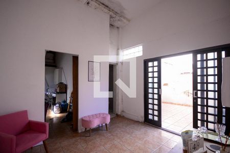 Casa 1 - Sala de casa à venda com 6 quartos, 200m² em Sacoma, São Paulo