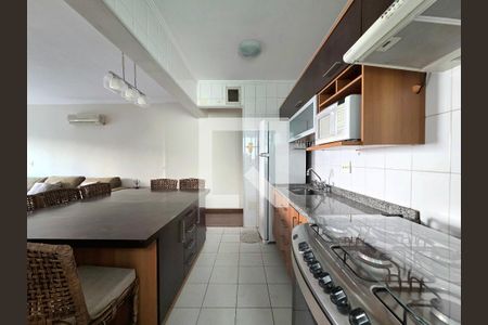 Cozinha de apartamento para alugar com 2 quartos, 72m² em Itaim Bibi, São Paulo