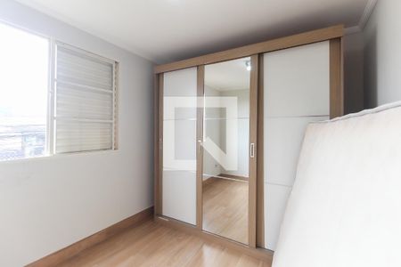 Quarto 1 de apartamento para alugar com 2 quartos, 52m² em Jardim Lajeado, São Paulo