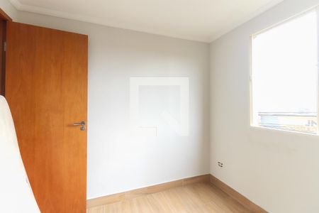 Quarto 1 de apartamento para alugar com 2 quartos, 52m² em Jardim Lajeado, São Paulo