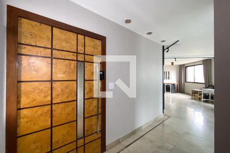 Hall de apartamento para alugar com 4 quartos, 210m² em Funcionários, Belo Horizonte