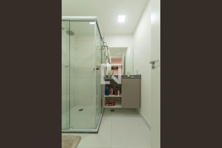 Banheiro de kitnet/studio para alugar com 1 quarto, 24m² em Vila Cordeiro, São Paulo