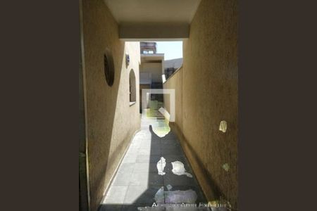 CORREDOR EXTERNO de casa à venda com 3 quartos, 236m² em Aliança, Osasco