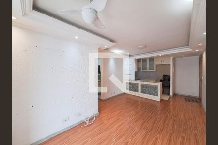 Sala de apartamento para alugar com 3 quartos, 70m² em Loteamento City Jaragua, São Paulo
