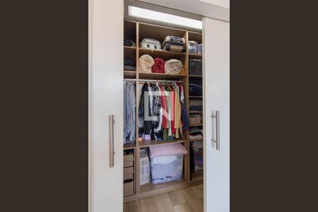 Suíte 1 de casa para alugar com 3 quartos, 240m² em Jardim Santa Cecilia, Guarulhos