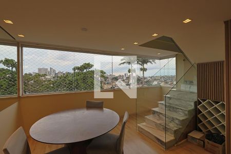 Apartamento à venda com 3 quartos, 211m² em Carlos Prates, Belo Horizonte