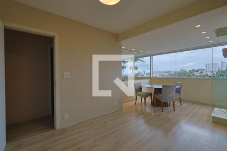 Apartamento à venda com 3 quartos, 211m² em Carlos Prates, Belo Horizonte