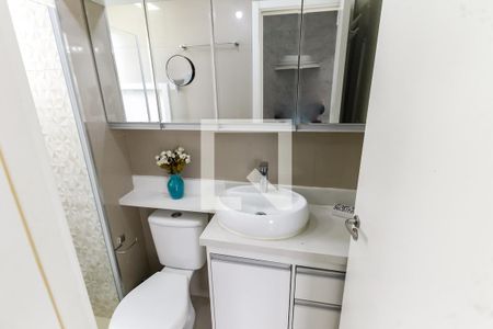Banheiro de apartamento para alugar com 2 quartos, 42m² em Jardim das Palmas, São Paulo