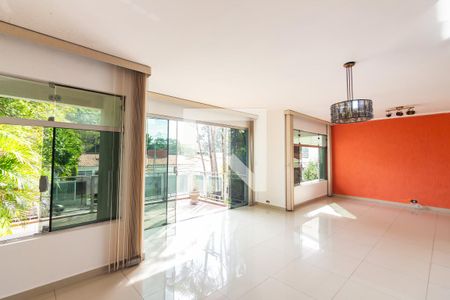 Sala  de casa à venda com 4 quartos, 300m² em Jaguaré, Osasco
