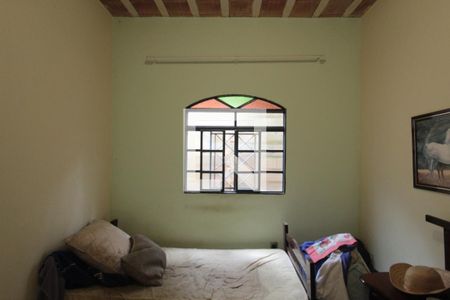 Quarto 1 de casa à venda com 3 quartos, 360m² em Copacabana, Belo Horizonte