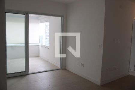 Sala de apartamento para alugar com 2 quartos, 81m² em Firminiano Pinto, São Paulo