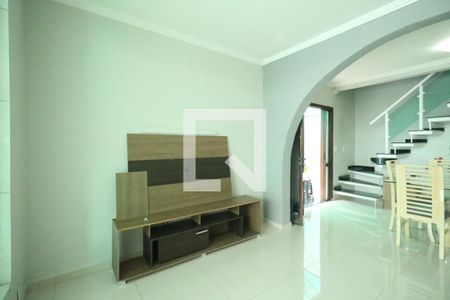 Sala de casa para alugar com 2 quartos, 150m² em Casa Grande, Diadema