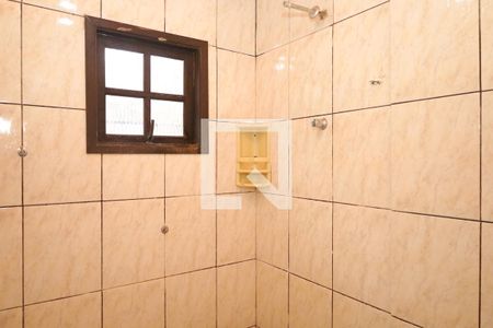 Banheiro de casa para alugar com 1 quarto, 30m² em Parque Guarani, São Paulo