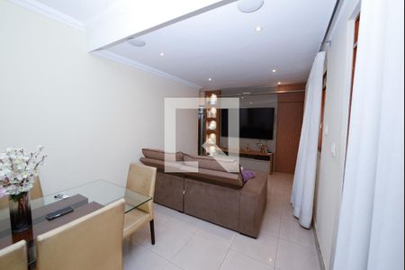 Sala de casa para alugar com 3 quartos, 412m² em Novo Eldorado, Contagem