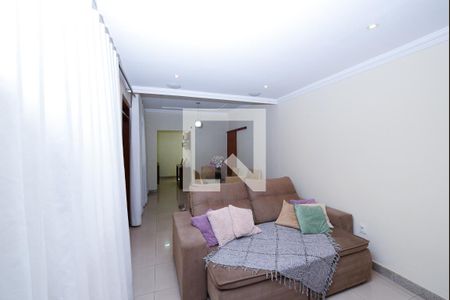 Sala de casa para alugar com 3 quartos, 412m² em Novo Eldorado, Contagem