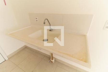 Sala/Cozinha de apartamento para alugar com 2 quartos, 34m² em Vila Carmosina, São Paulo