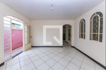Sala 1 de casa para alugar com 3 quartos, 150m² em Caiçaras, Belo Horizonte