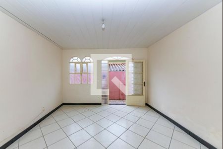 Sala 1 de casa para alugar com 3 quartos, 150m² em Caiçaras, Belo Horizonte